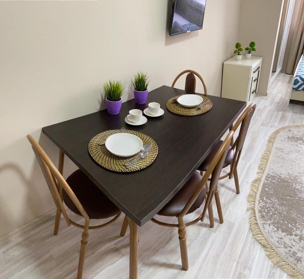 Оригинальная 1 Ком Квартира В Сердце Алматы Apartment Ngoại thất bức ảnh
