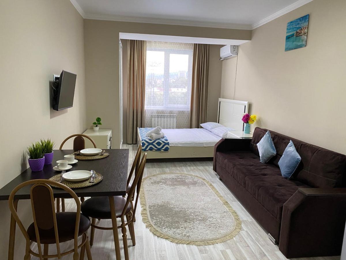 Оригинальная 1 Ком Квартира В Сердце Алматы Apartment Ngoại thất bức ảnh