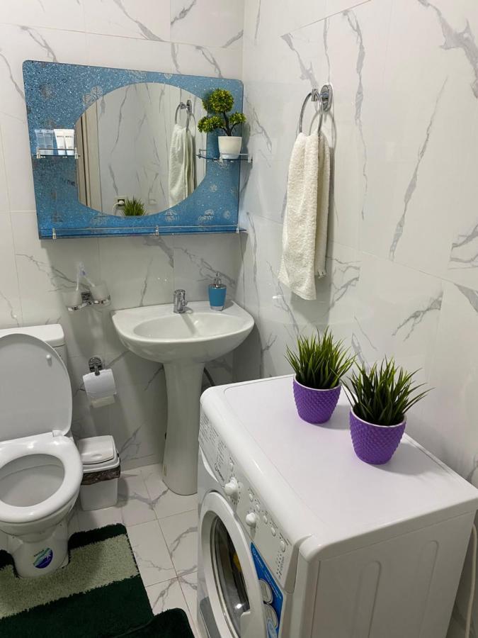 Оригинальная 1 Ком Квартира В Сердце Алматы Apartment Ngoại thất bức ảnh